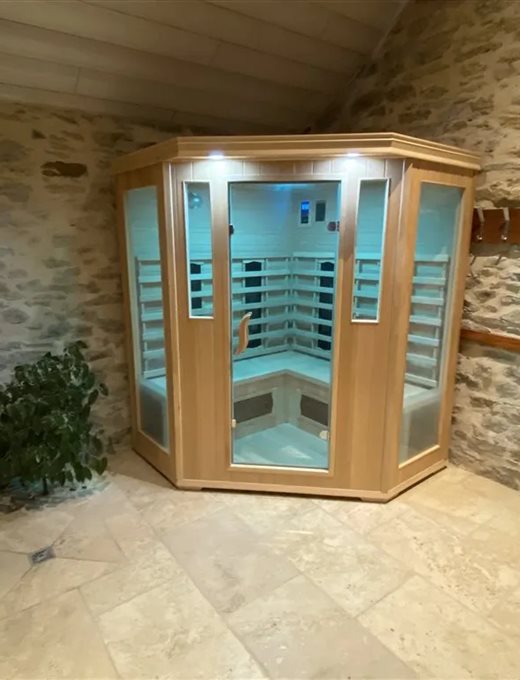 Les Caselles : hébergement luxe en maison d'hôte, piscine couverte, spa, jacuzzi, sauna en Aveyron