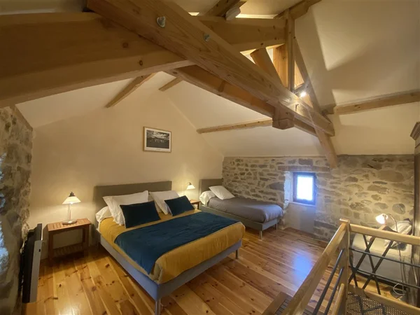 Family rooms accommodation, home-made diner, stopover for professionals South of France