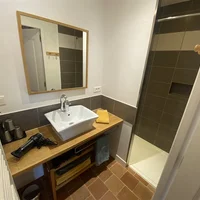 Family rooms accommodation, home-made diner, stopover for professionals South of France