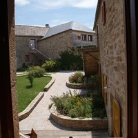 Bed and breakfast in Aveyron in an authentic farmhouse in the Causses Spa, sauna, heated indoor swimming pool.