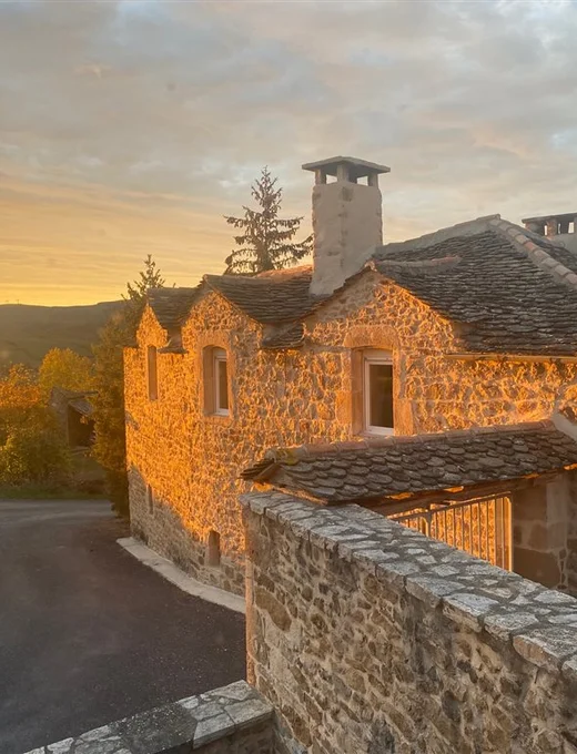 Séjour en hébergement insolite : Les Caselles, chambre et table d'hôtes nature