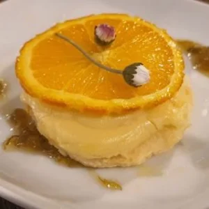 Les Caselles : Gite, charming guest rooms, swimming pool, spa Millau South of France